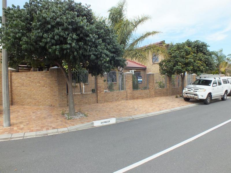4 Bedroom Property for Sale in Sonkring Western Cape
